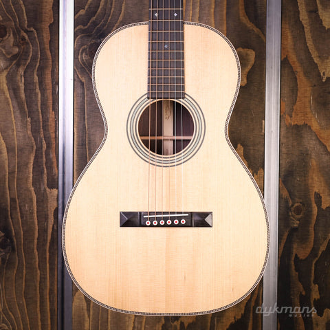 Martin O12-28 Modern Deluxe PRE-OWNED!