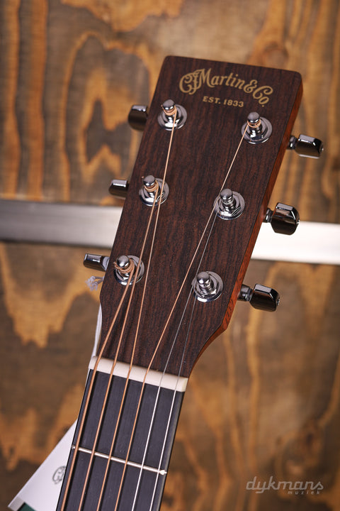 Martin 000-10E Road Series