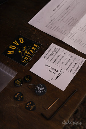 Novo Serus P2 Carve Top Flamed Maple Faded Tea Burst