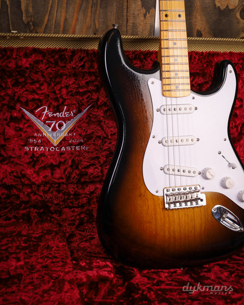 Fender Custom Shop Limited 70th Anniversary '54 Strat DLX Closet Classic Wide-Fade 2-Color Sunburst