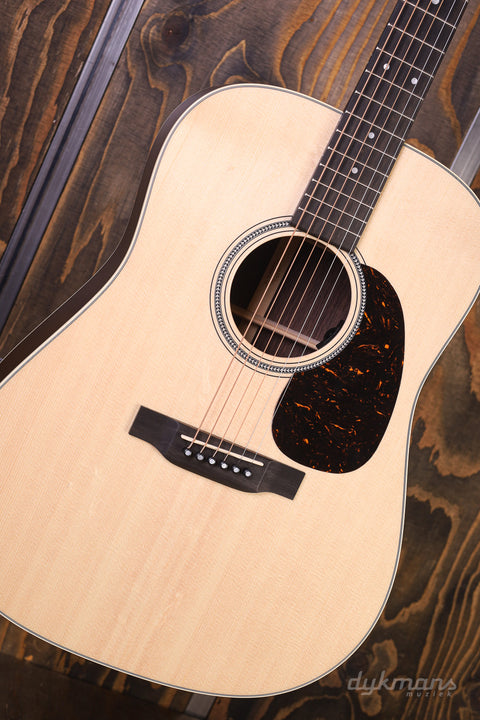 Martin D-16E Rosewood