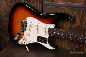 Fender Player II Stratocaster 3-Color Sunburst