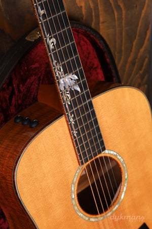 Taylor Custom-DN Koa PRE-OWNED!