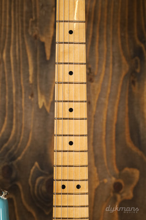 Fender Player II Stratocaster HSS Coral Red