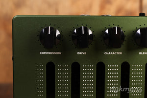 Darkglass ADAM aggressively distorting advanced machine